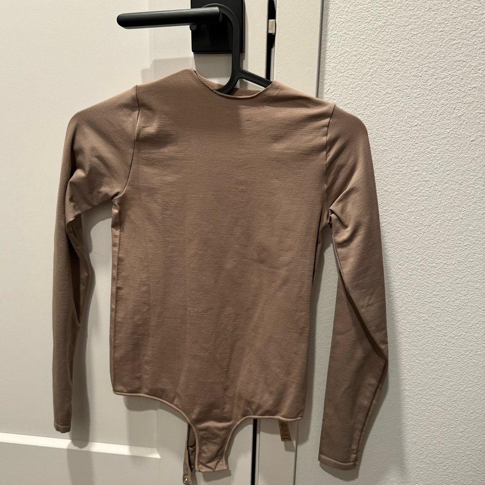 Skims Essential Crew bodysuit Desert XXS/XS